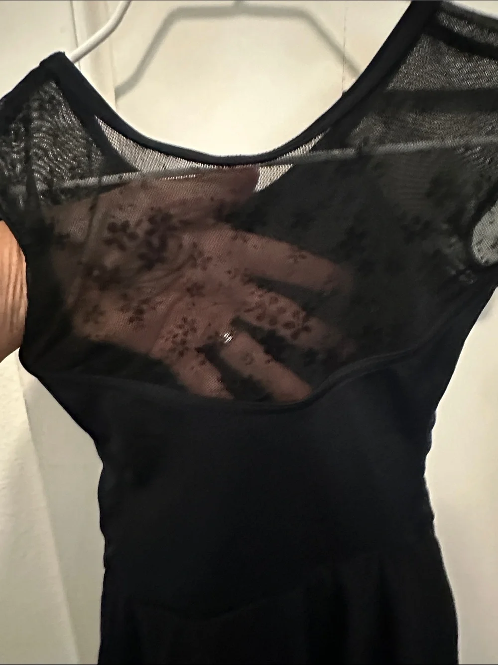 Weissman black Cap Sleeve Dance leotard -girl's size SC 6/6X